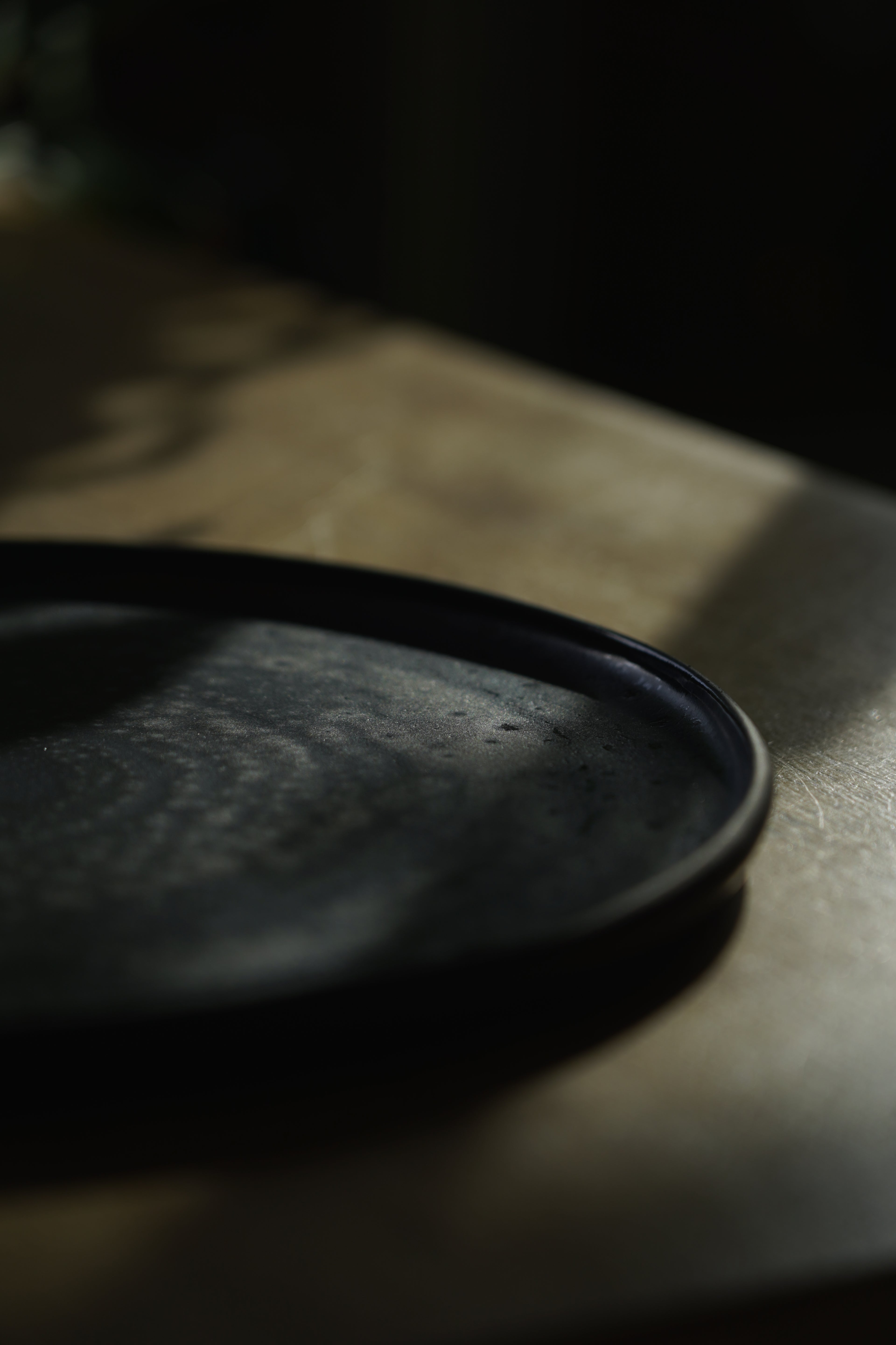 Low-Rim Plate