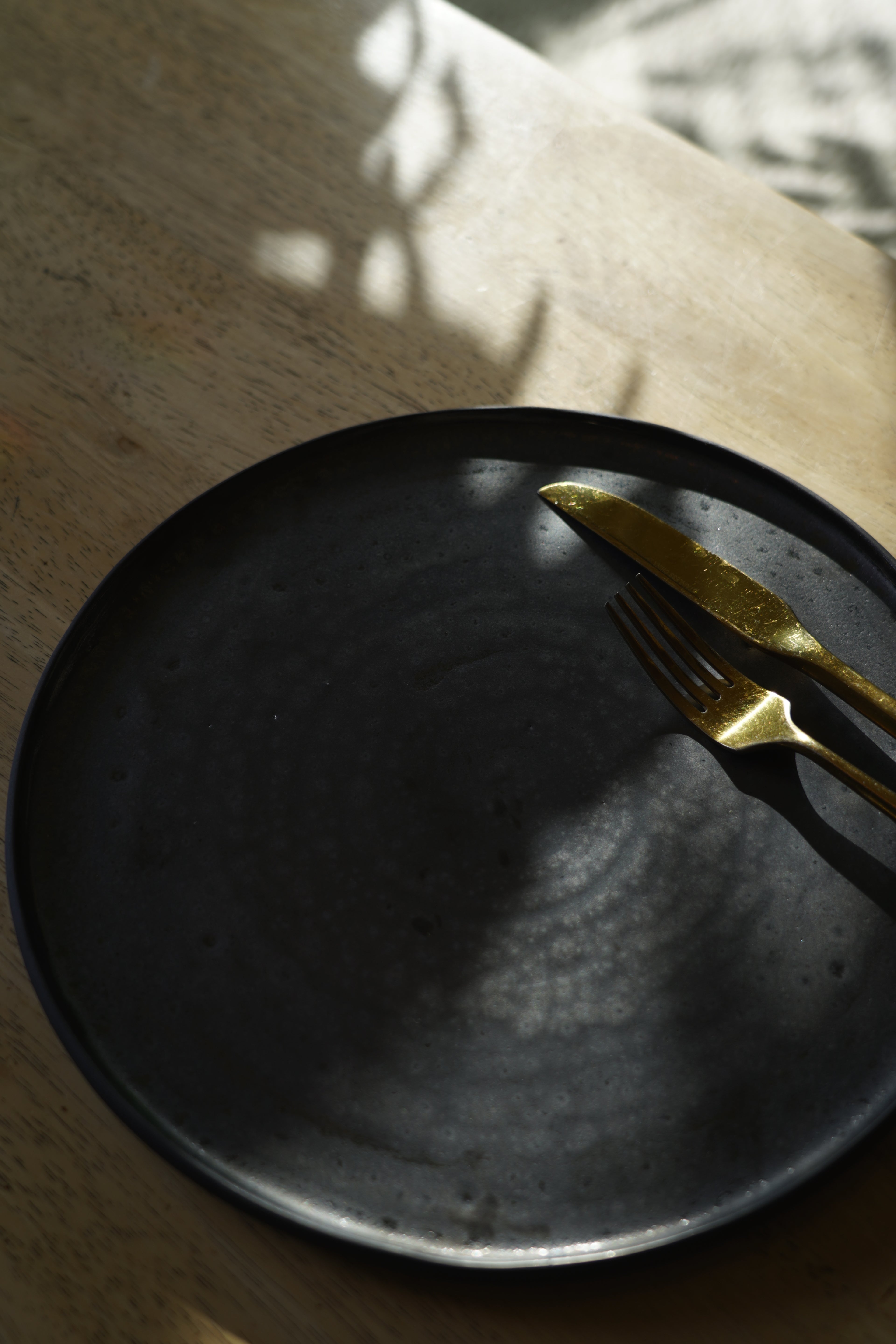 Low-Rim Plate
