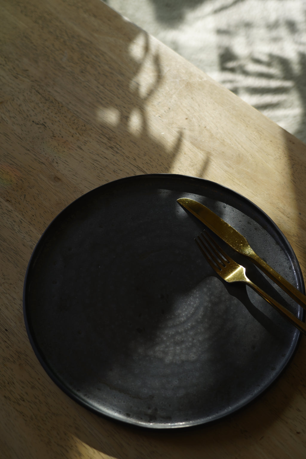 Low-Rim Plate