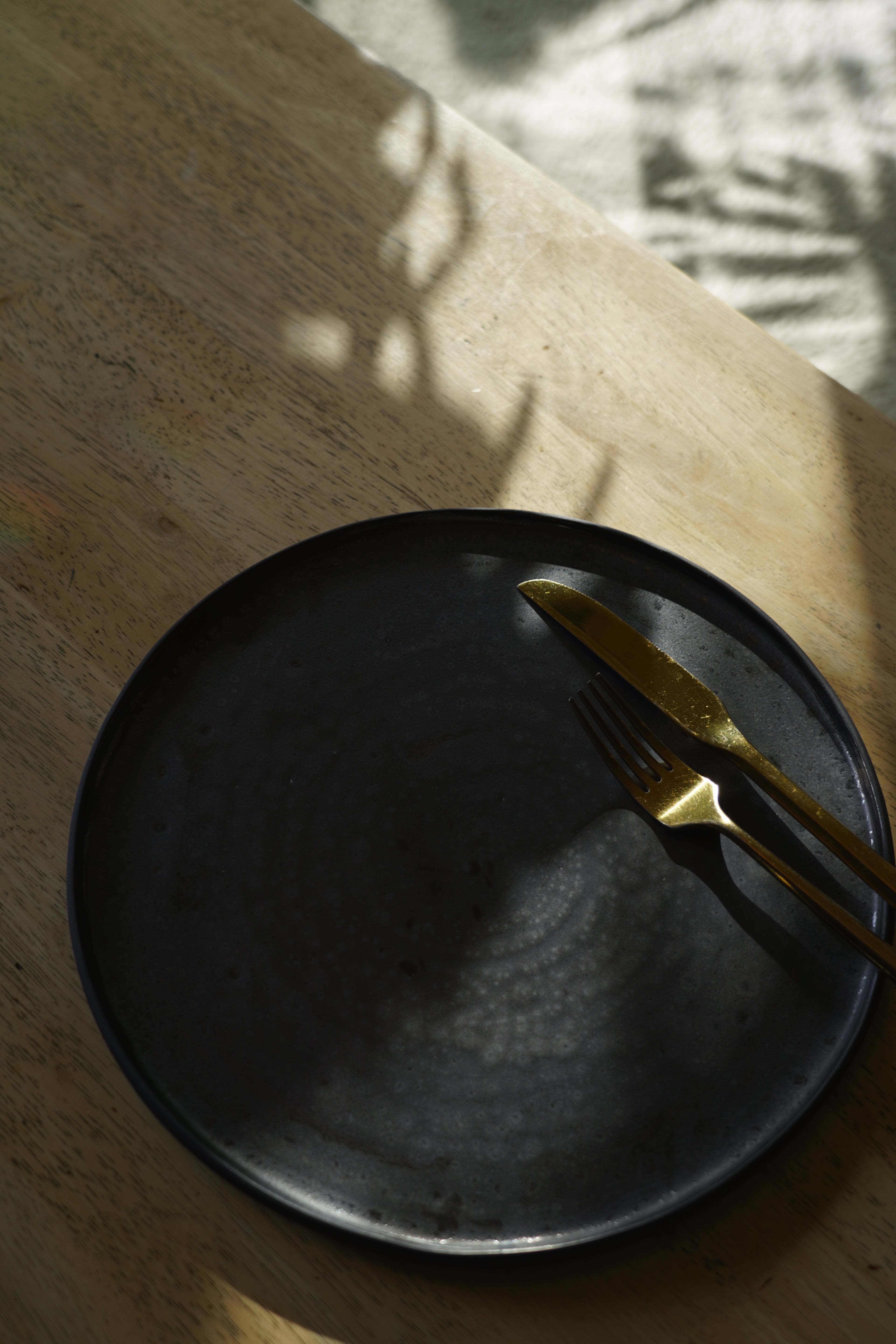 Low-Rim Plate