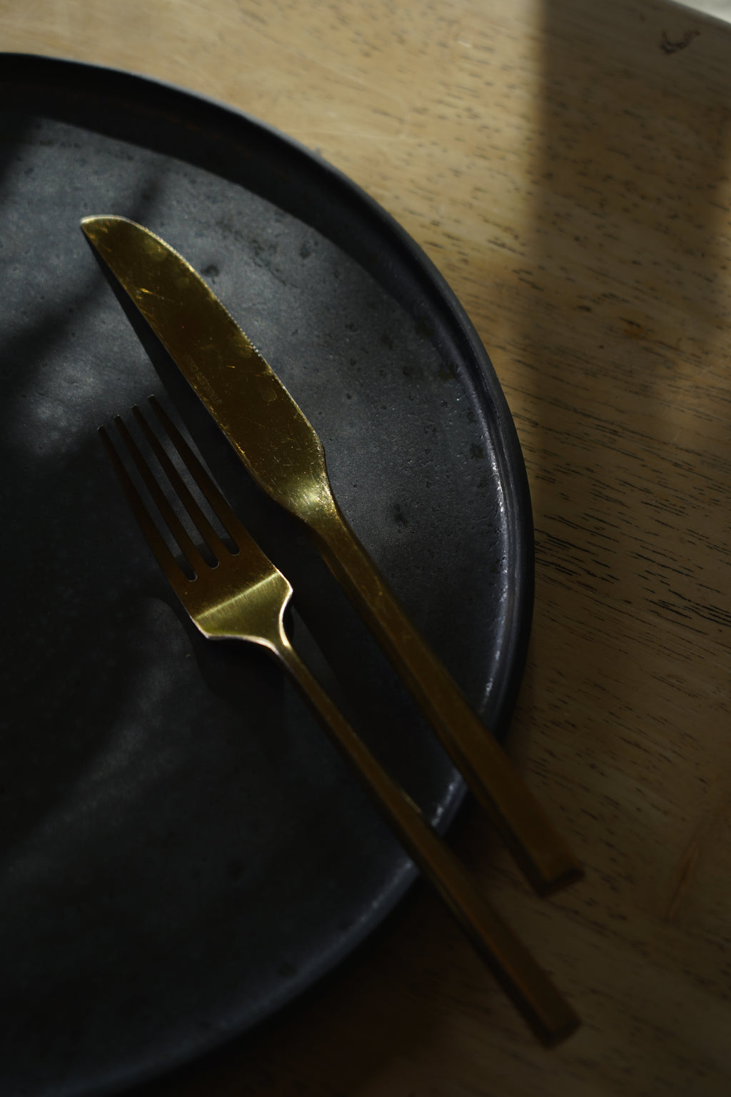 Low-Rim Plate