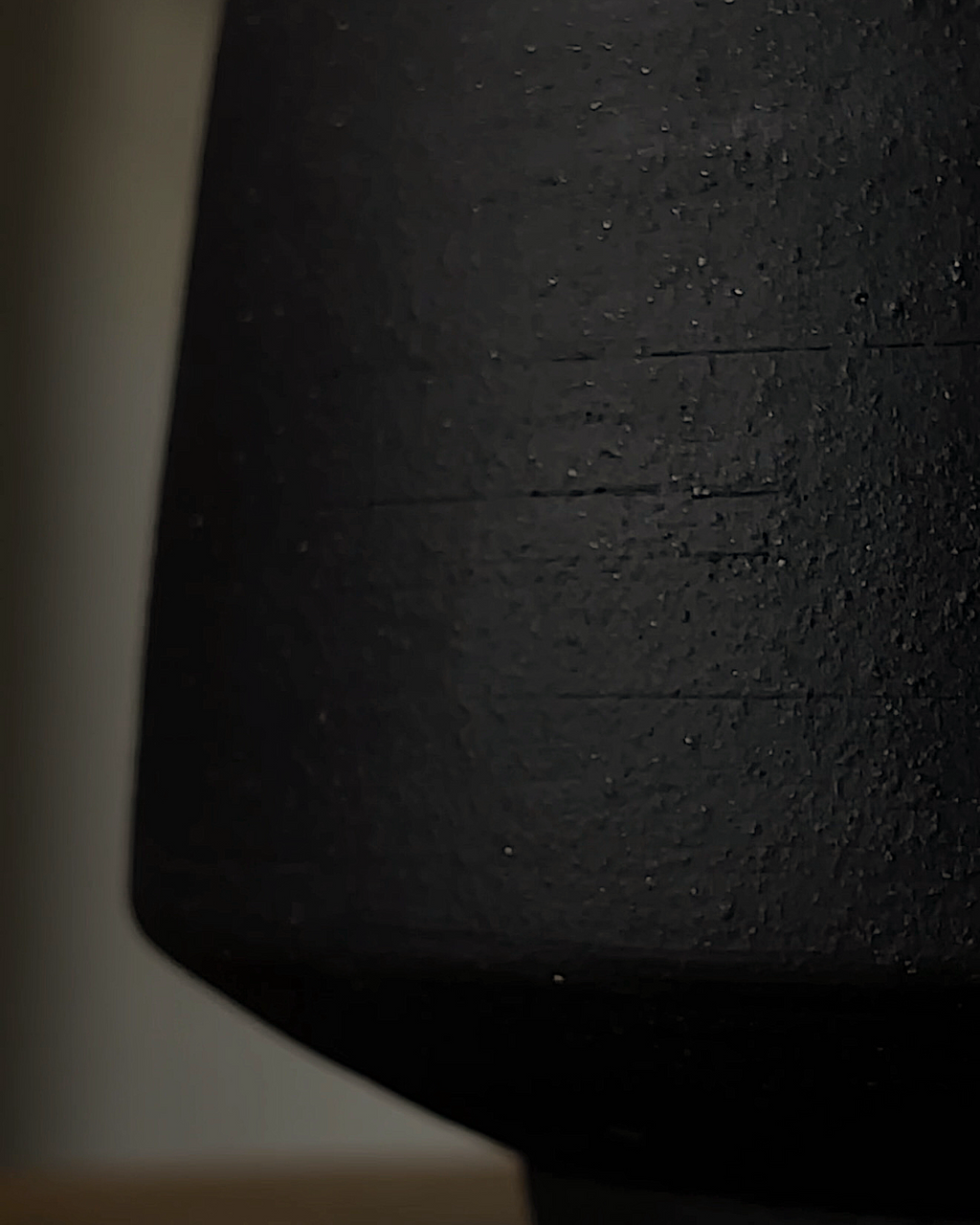 SENSES x JC | Handmade Ceramic Toxin-Free Beeswax Woodwick Candle